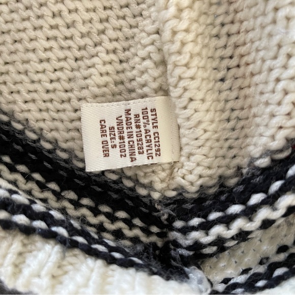 Soft Zip Boho Fringe Aztec/Southwest Print Sweater - Picture 8 of 8